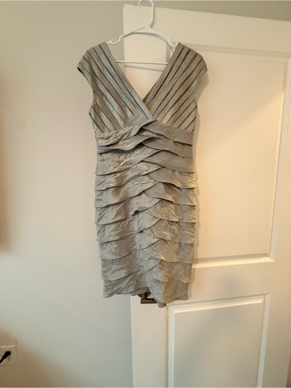 Adrianna Papell Silver Textured V-Neck Layered Cocktail Dress